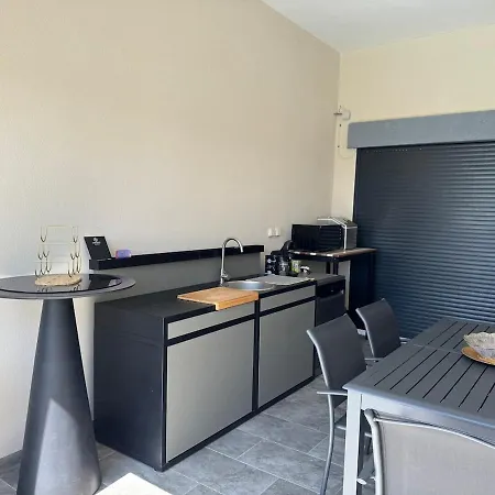 Moderne Avec Piscine Et Cuisine Exterieure