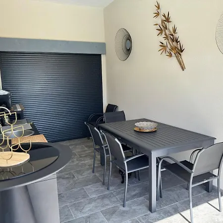 Moderne Avec Piscine Et Cuisine Exterieure