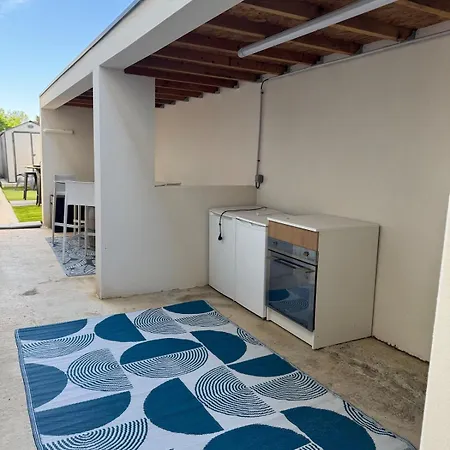 Moderne Avec Piscine Et Cuisine Exterieure *