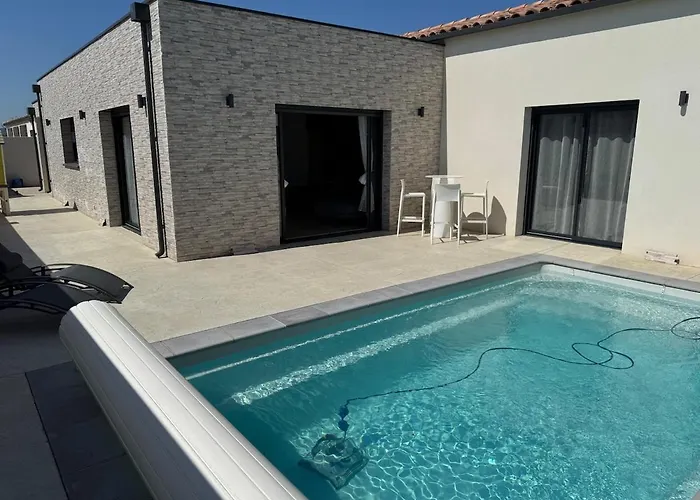 Moderne Avec Piscine Et Cuisine Exterieure * Saint-Nazaire-d'Aude